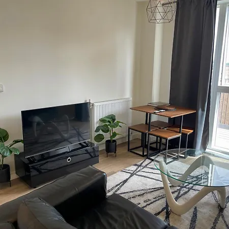 Spacious Erith Apartment